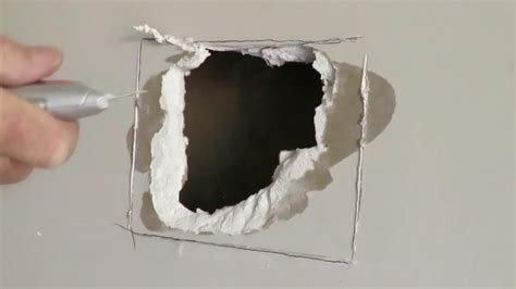 How To Repair Big Holes İn Plaster Walls